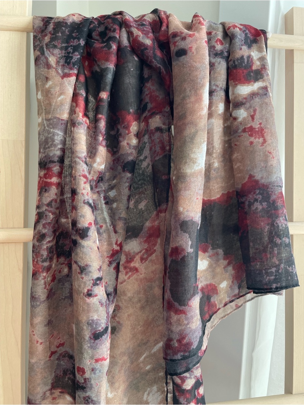 Lightweight scarf